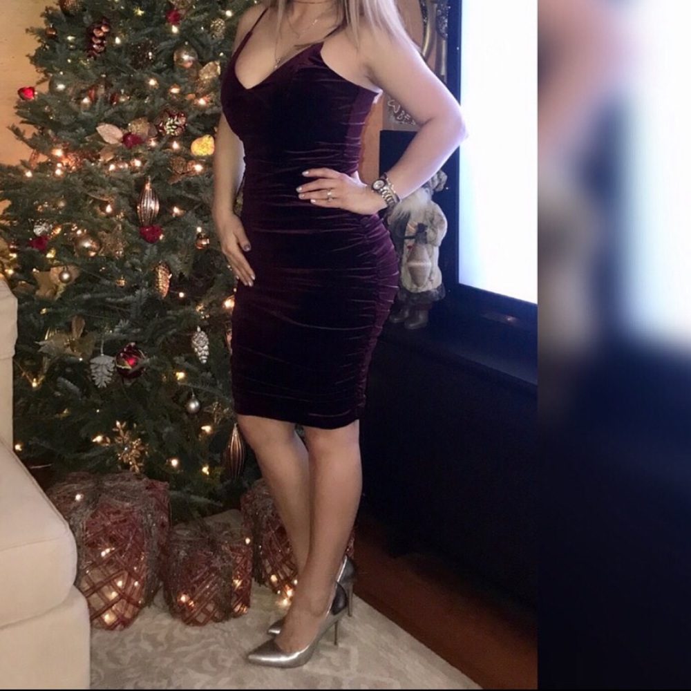 Burgundy Suede Dress . Size M .Spandex